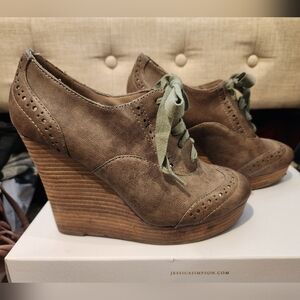 Restricted Wedge Shoes